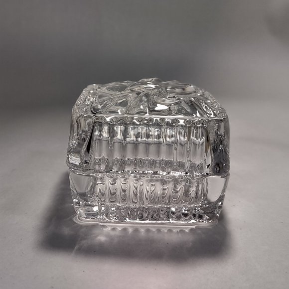 Crystal Clear Industries Trinket Box, 24% Lead Crystal Made in Yugoslavia - Picture 8 of 10